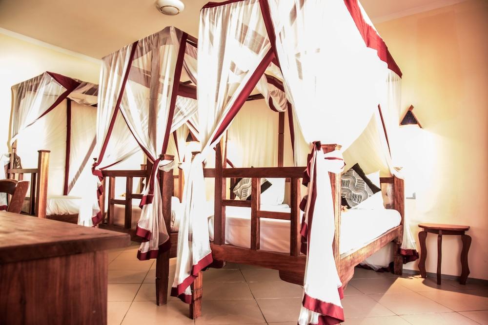 Uroa Bay Resort Zanzibar