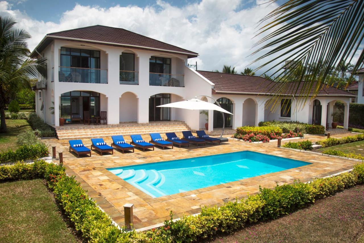 Kena Villa *