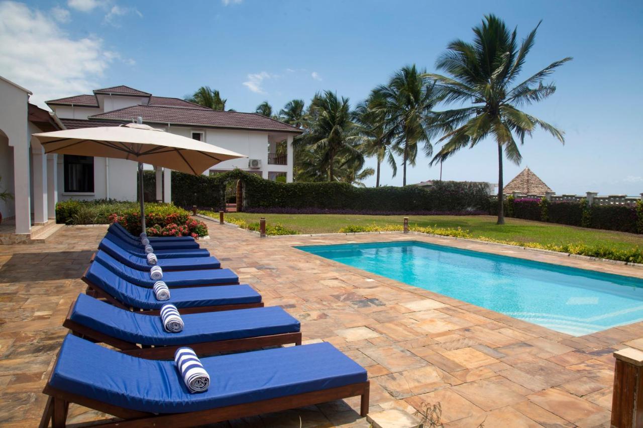 Kena Villa *