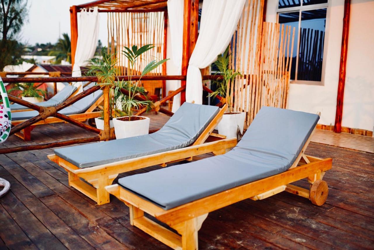 Tropicana Bed & Breakfast 3*