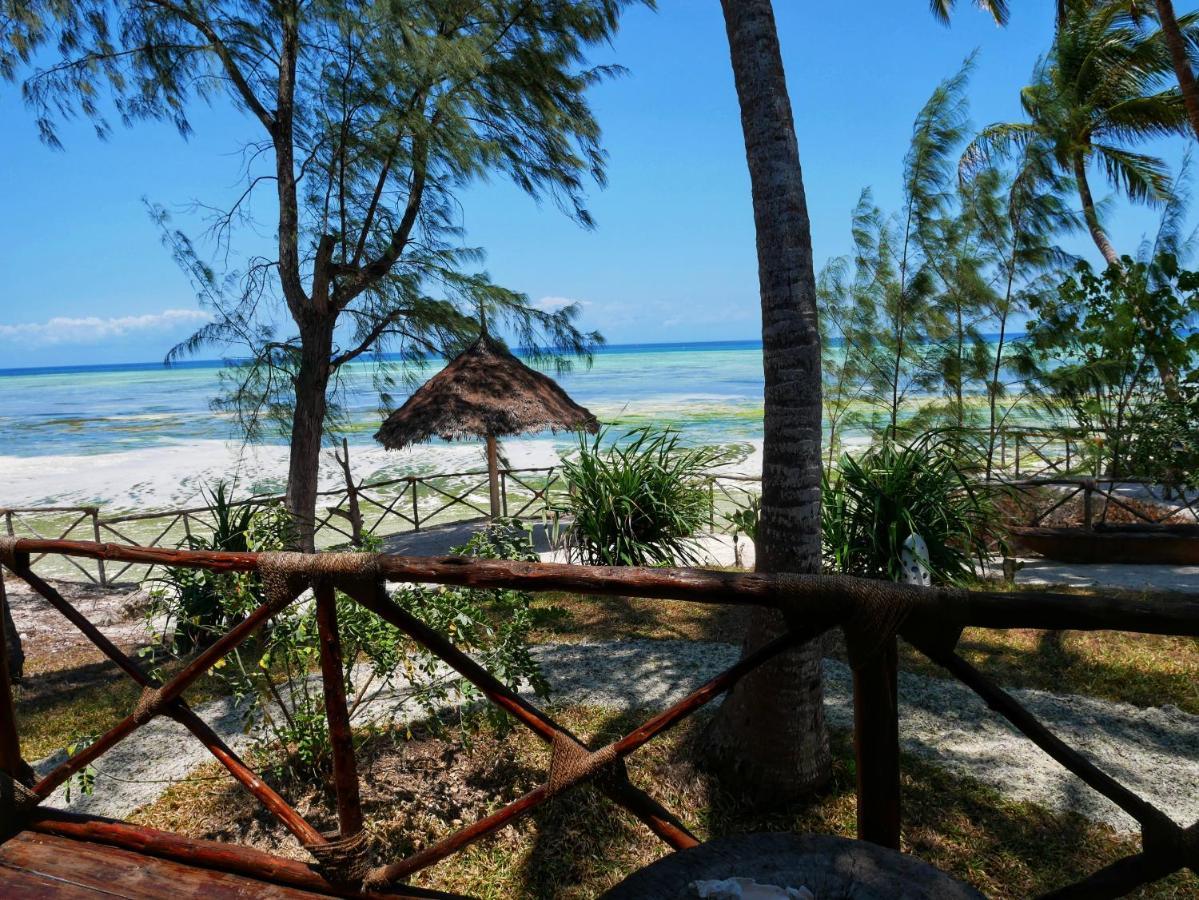 Coco Reef Hotel *