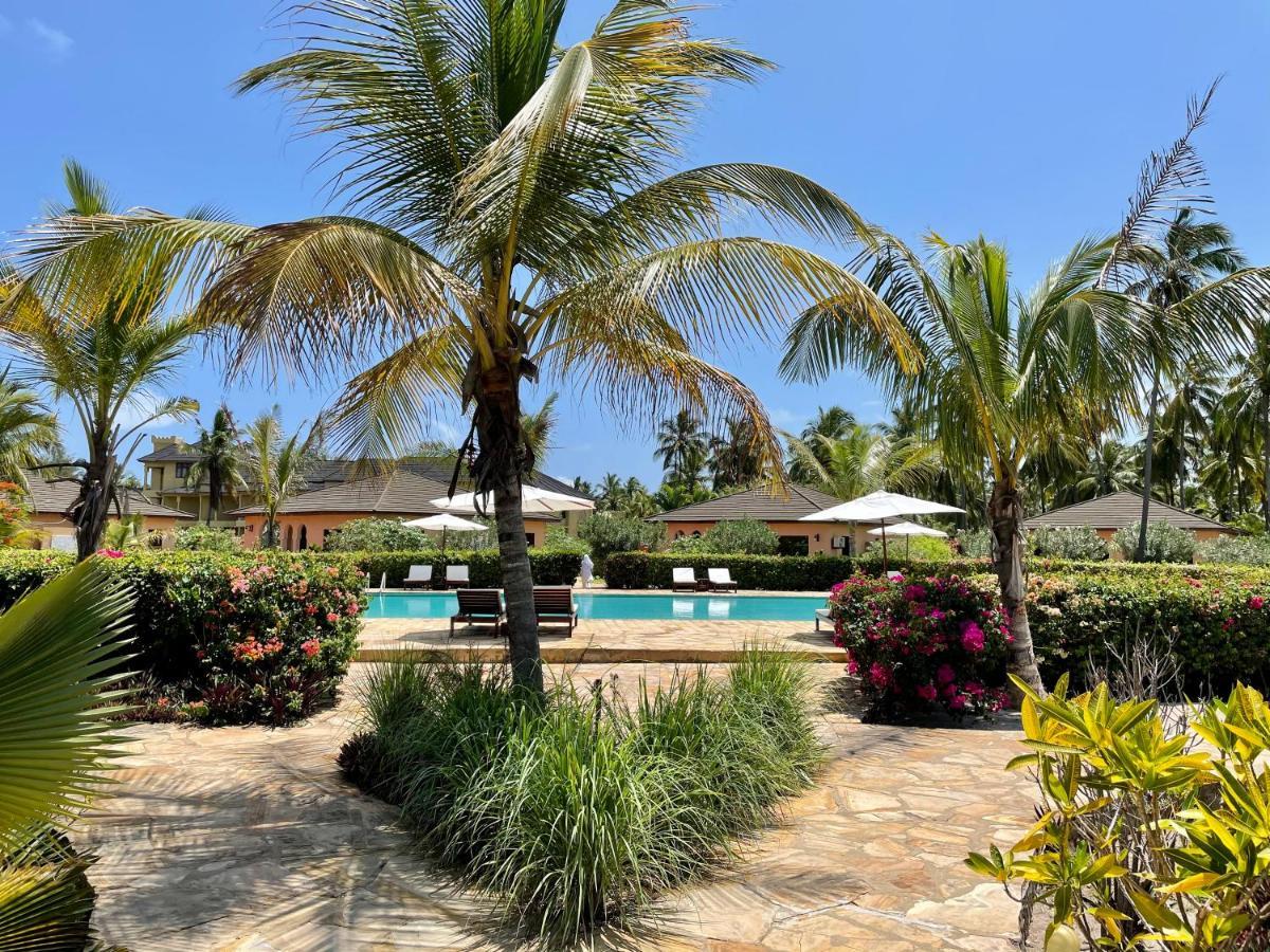 Hotel The Sands Bwejuu
