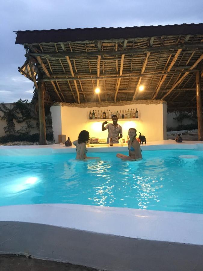 Mawimbi Hotel *