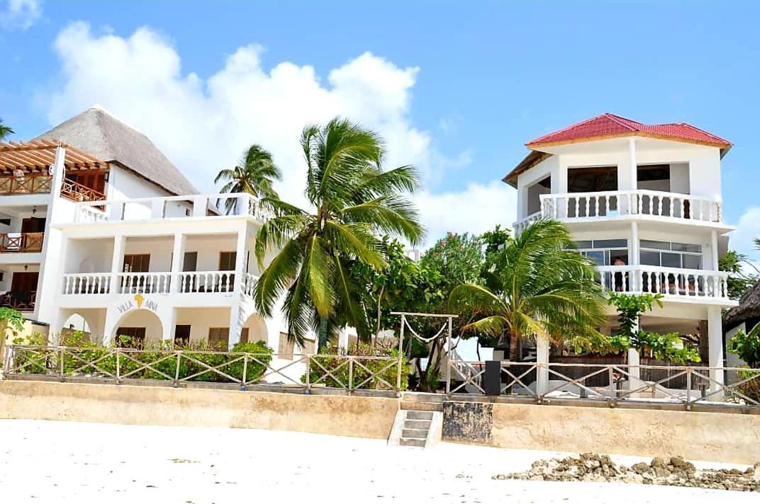Mina Beachhouse Bed & Breakfast 2*