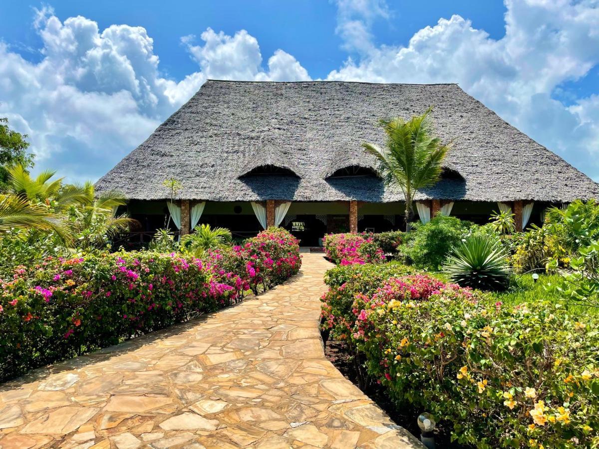 Hotel The Sands 4*