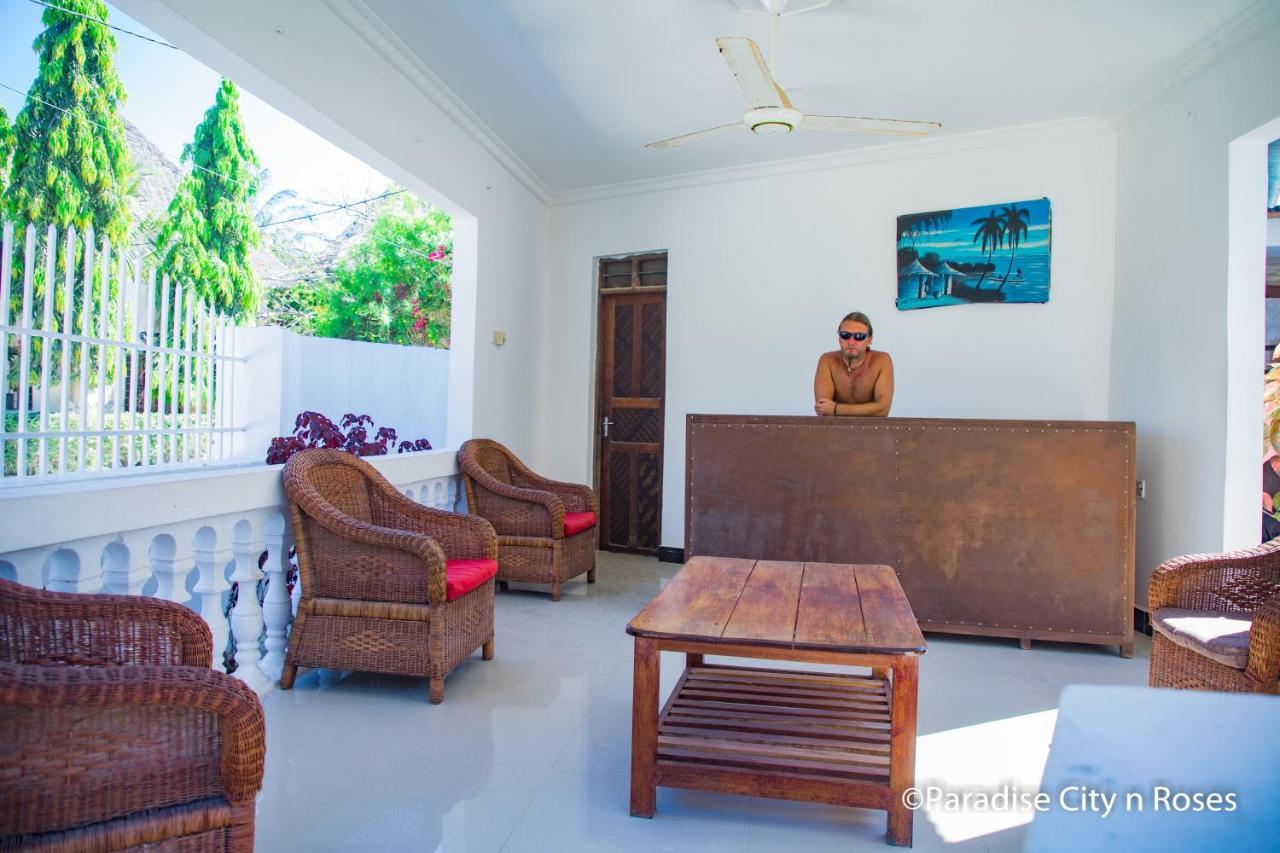 Paradise City N Roses Bed & Breakfast