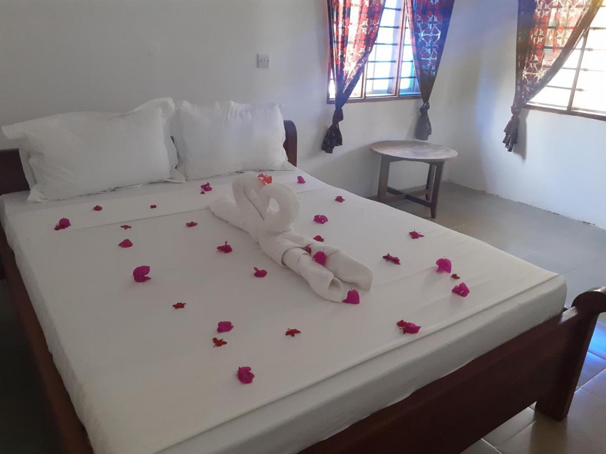 Vuai Bungalow Hotel 3*
