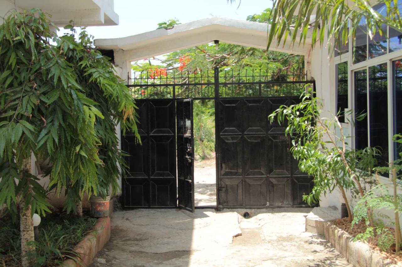 Homeland Swahili Backpacker Budget Guest house Nungwi