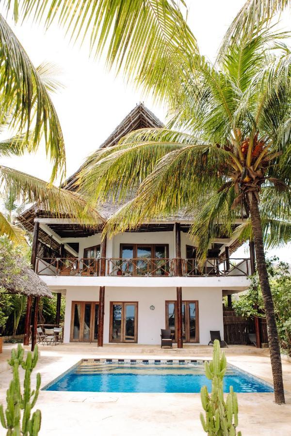 Tamani Villa *