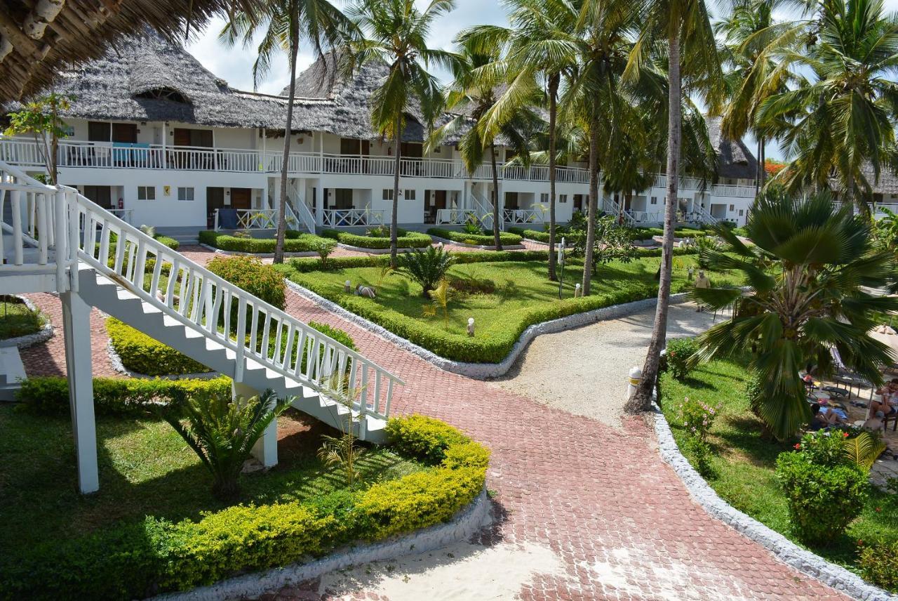 Resort Paradise &