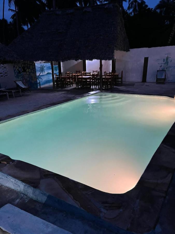 Vuai Bungalow Hotel