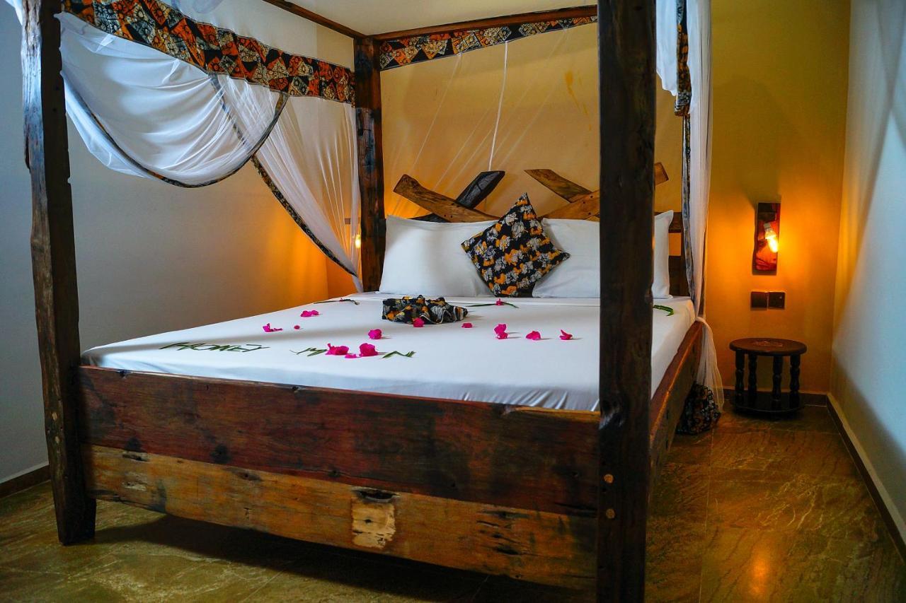 Royal Palm Beach Bed & Breakfast *