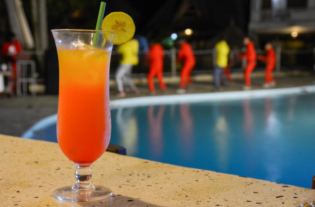 Resort Paradise & 4*