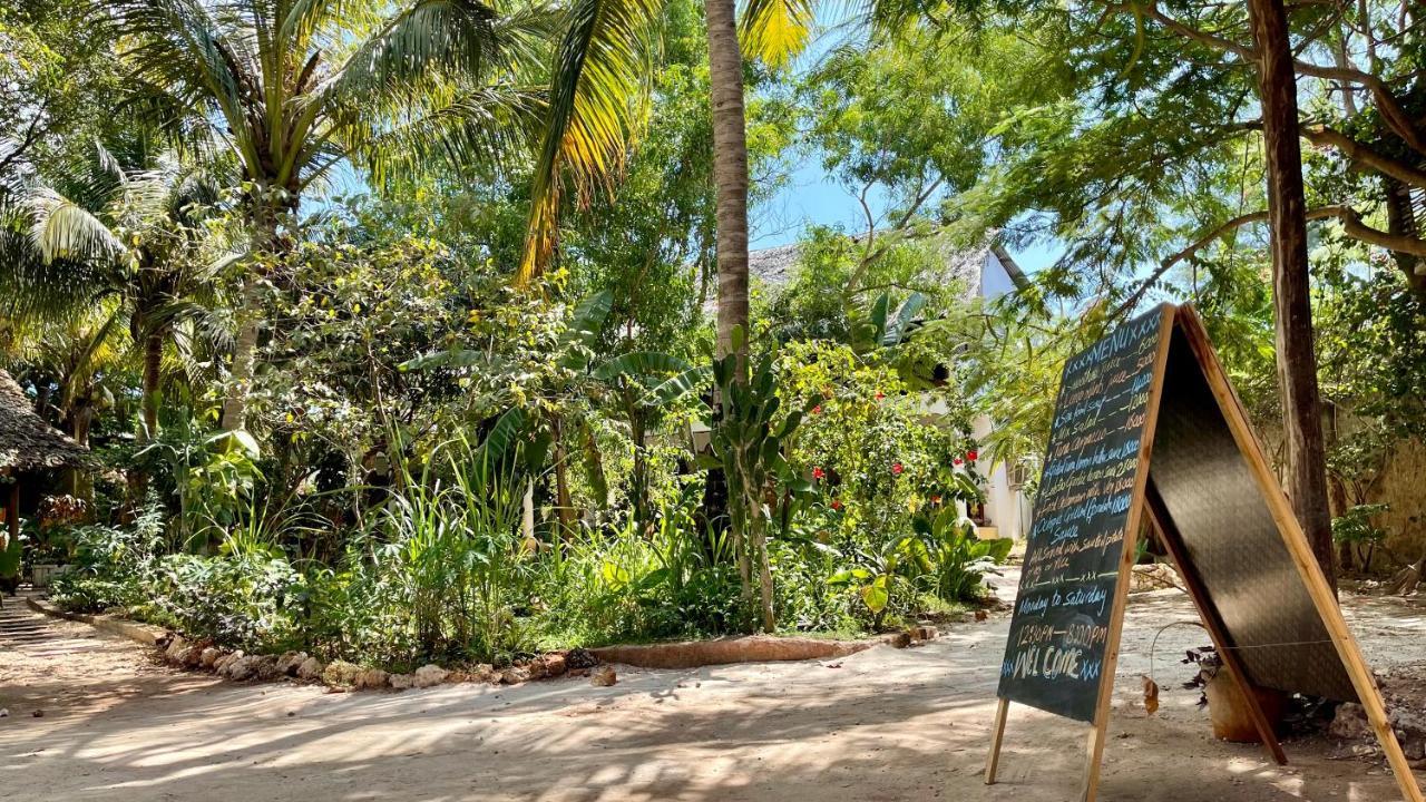 Atii Garden Hotel 2*