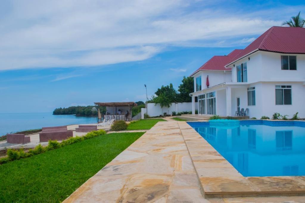 Calamari Resort 5*