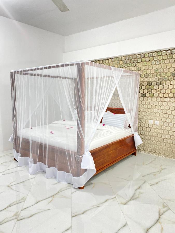 Habibis Bottle House Bed & Breakfast 2*