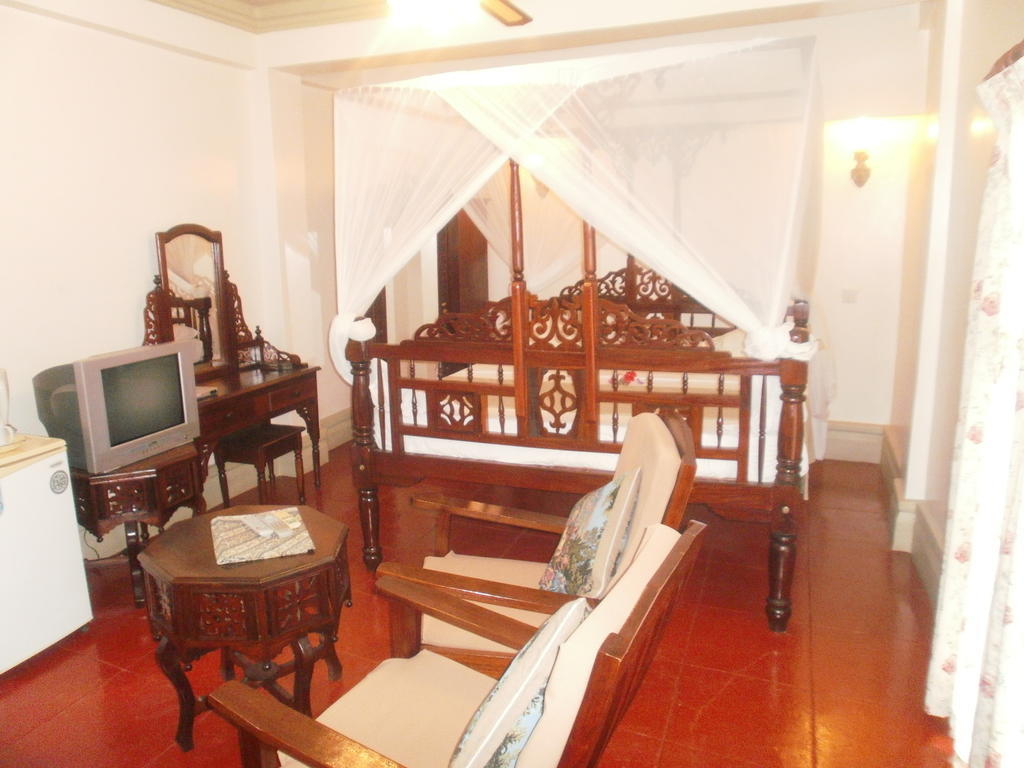 Asmini Palace 3*