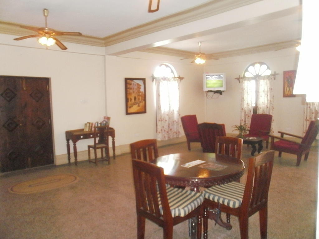 Asmini Palace 3*