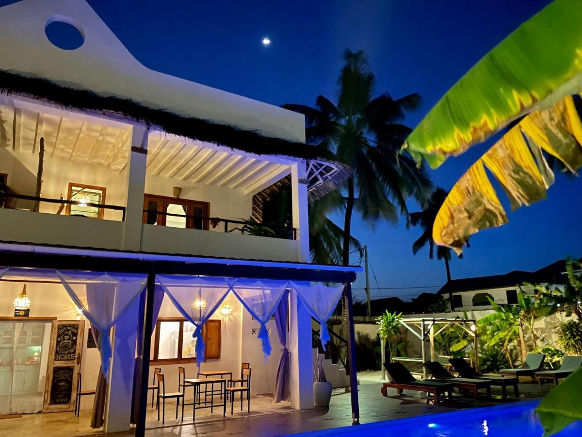 Huruma Bed & Breakfast *