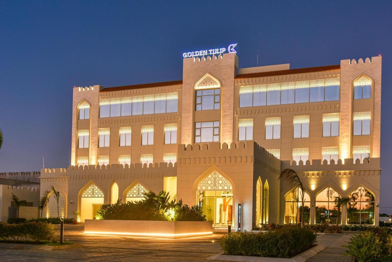 Golden Tulip Airport & 4*