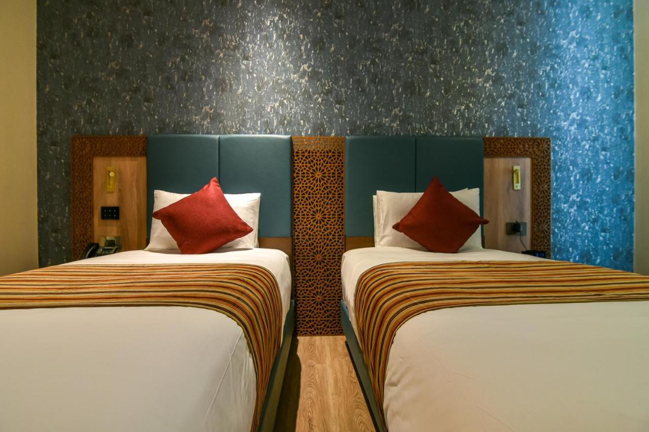 Golden Tulip Airport & 4*
