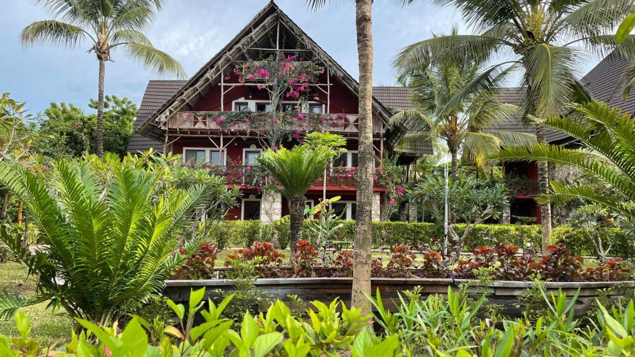 Palumboreef Resort Uroa