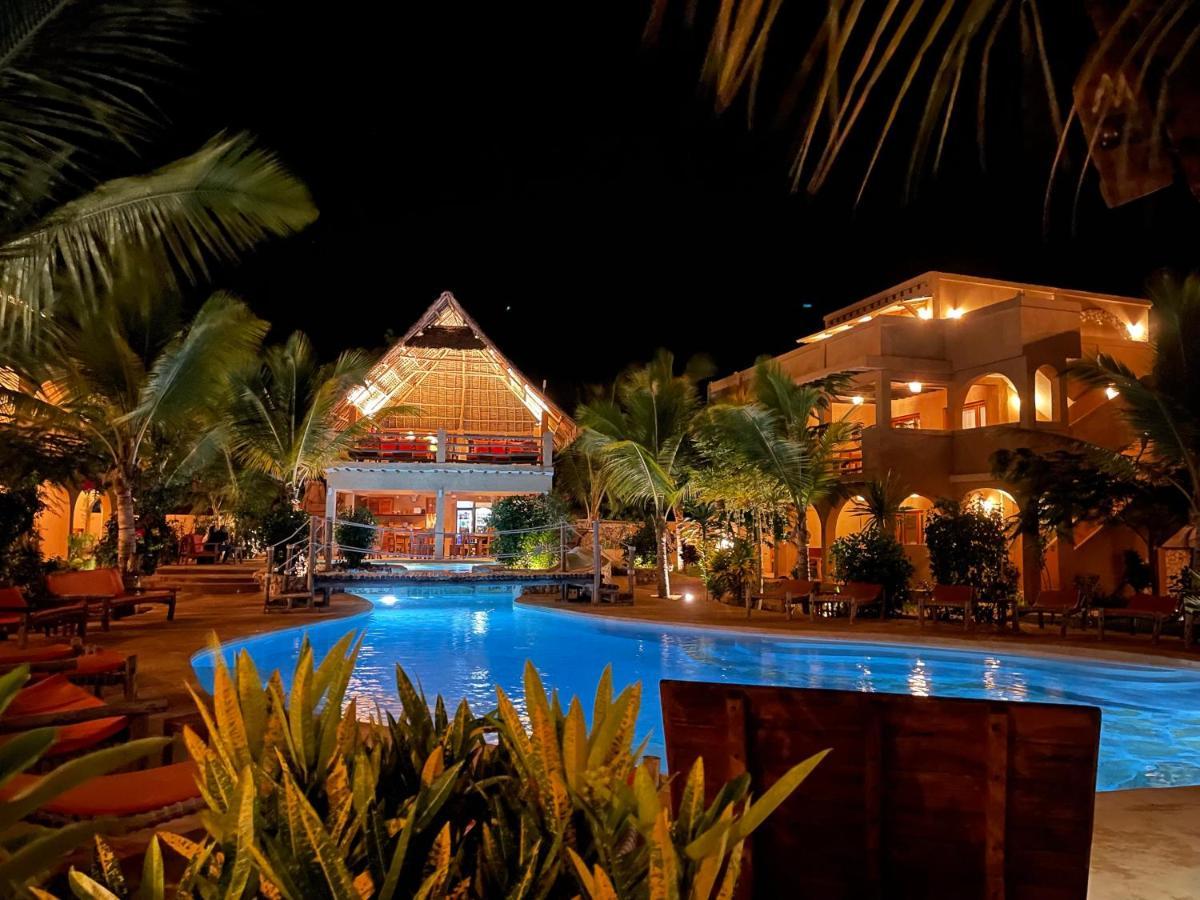 Lapili * Kiwengwa (Zanzibar)