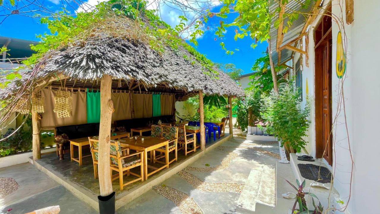 Savi House Bed & Breakfast *