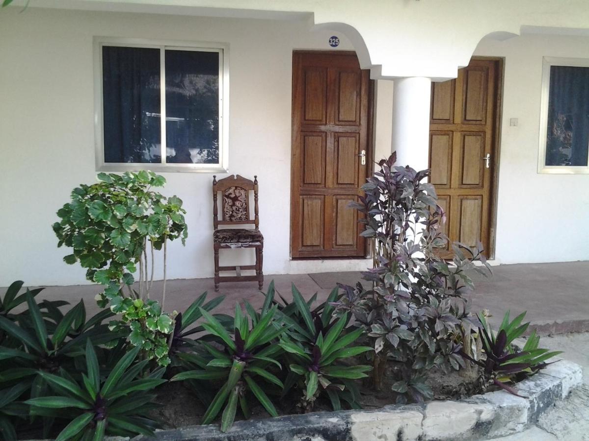 Visitor's 2* Jambiani (Zanzibar)