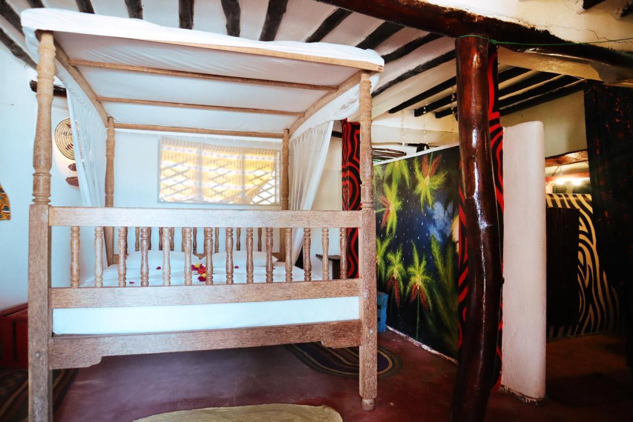 Lodge Evergreen Bwejuu