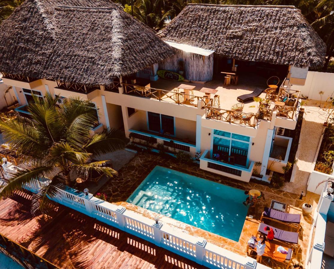 Hotel Mambo Paradise