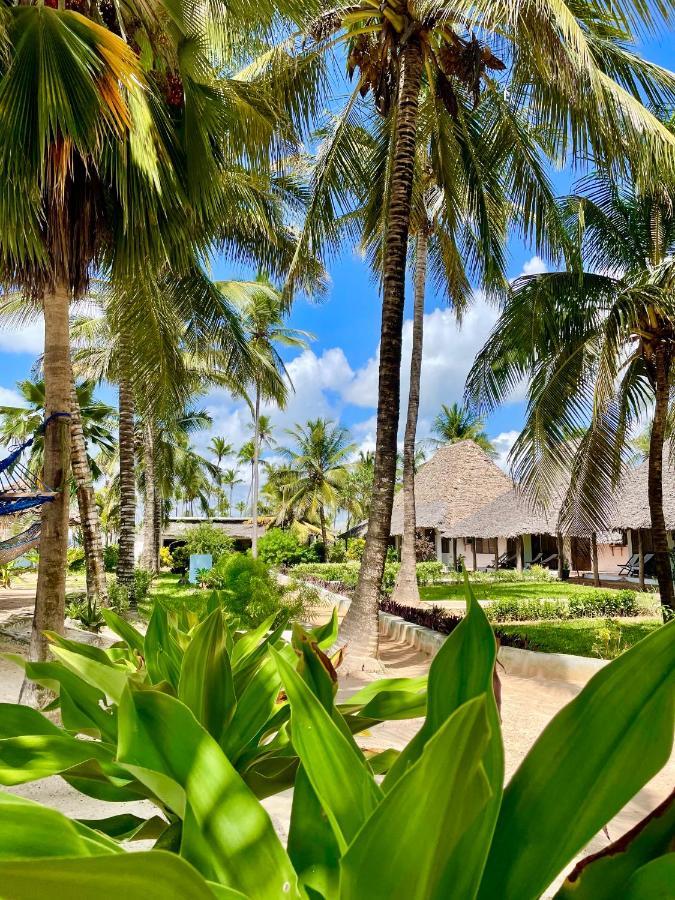Mambo Villas Hotel 4*