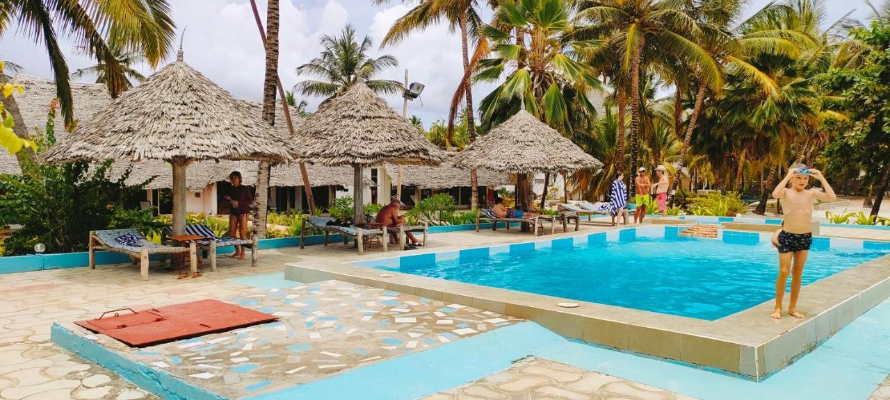 Mambo Villas Hotel