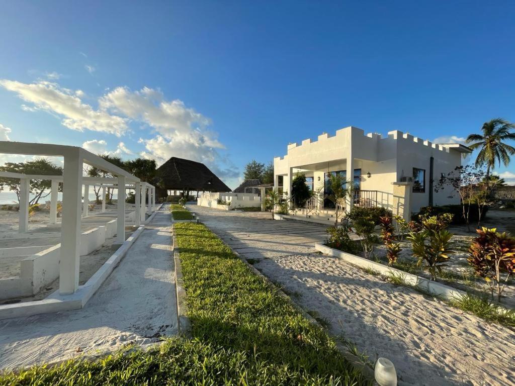 Jambo Beach Hotel *