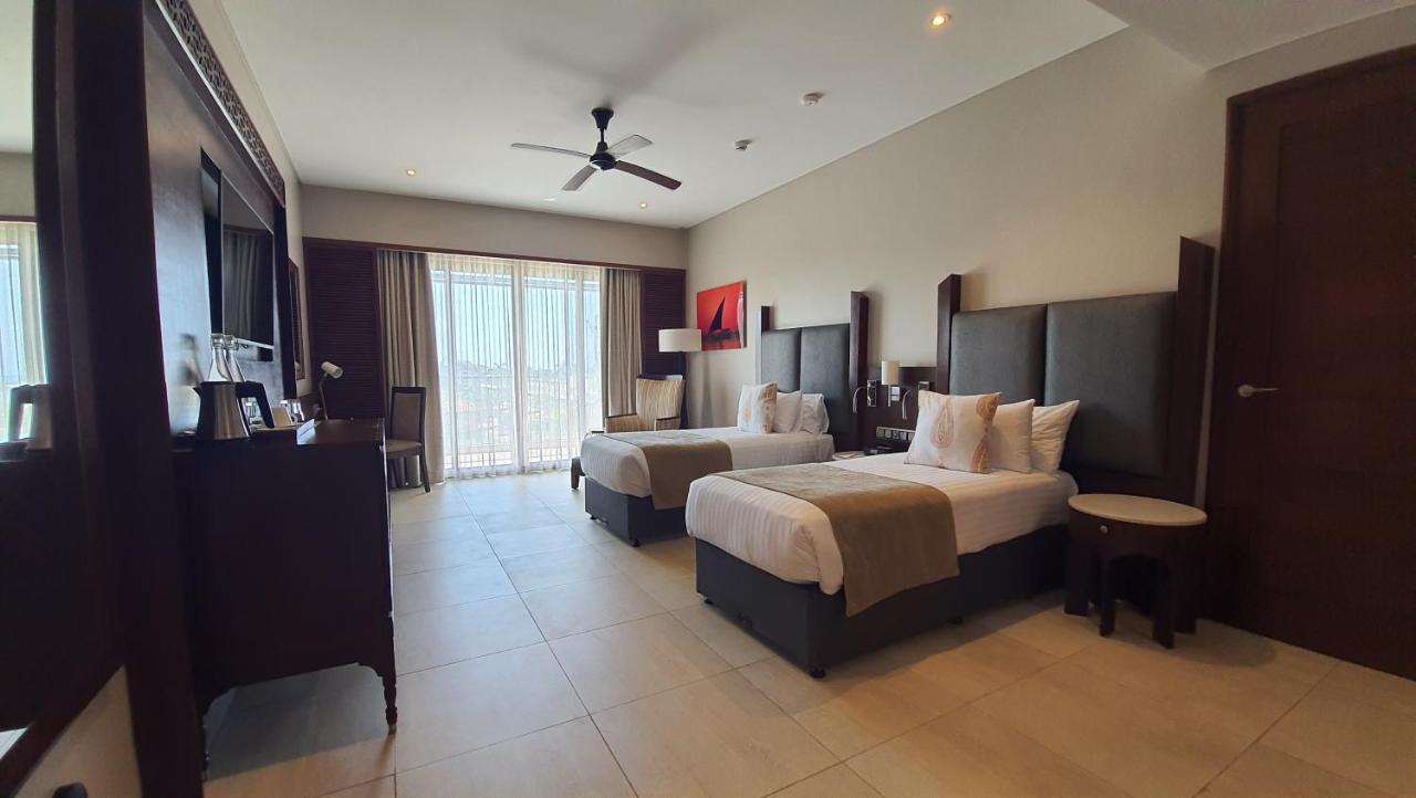 - Azam Luxury Resort&spa Hotel Sansibar