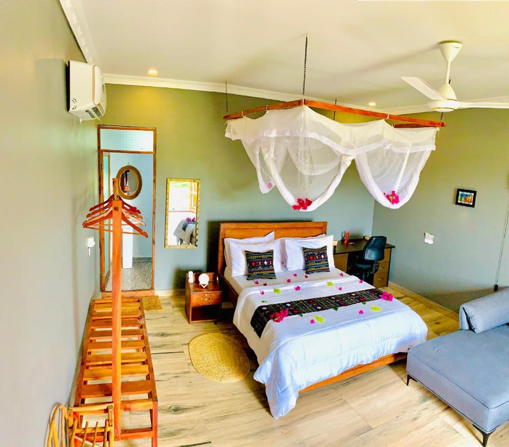 Bed & Breakfast Getaway *