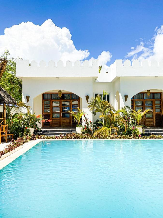 The Golden Blue Luxury Hotel Bwejuu