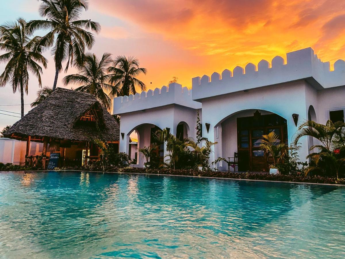 The Golden Blue Luxury Hotel 4*