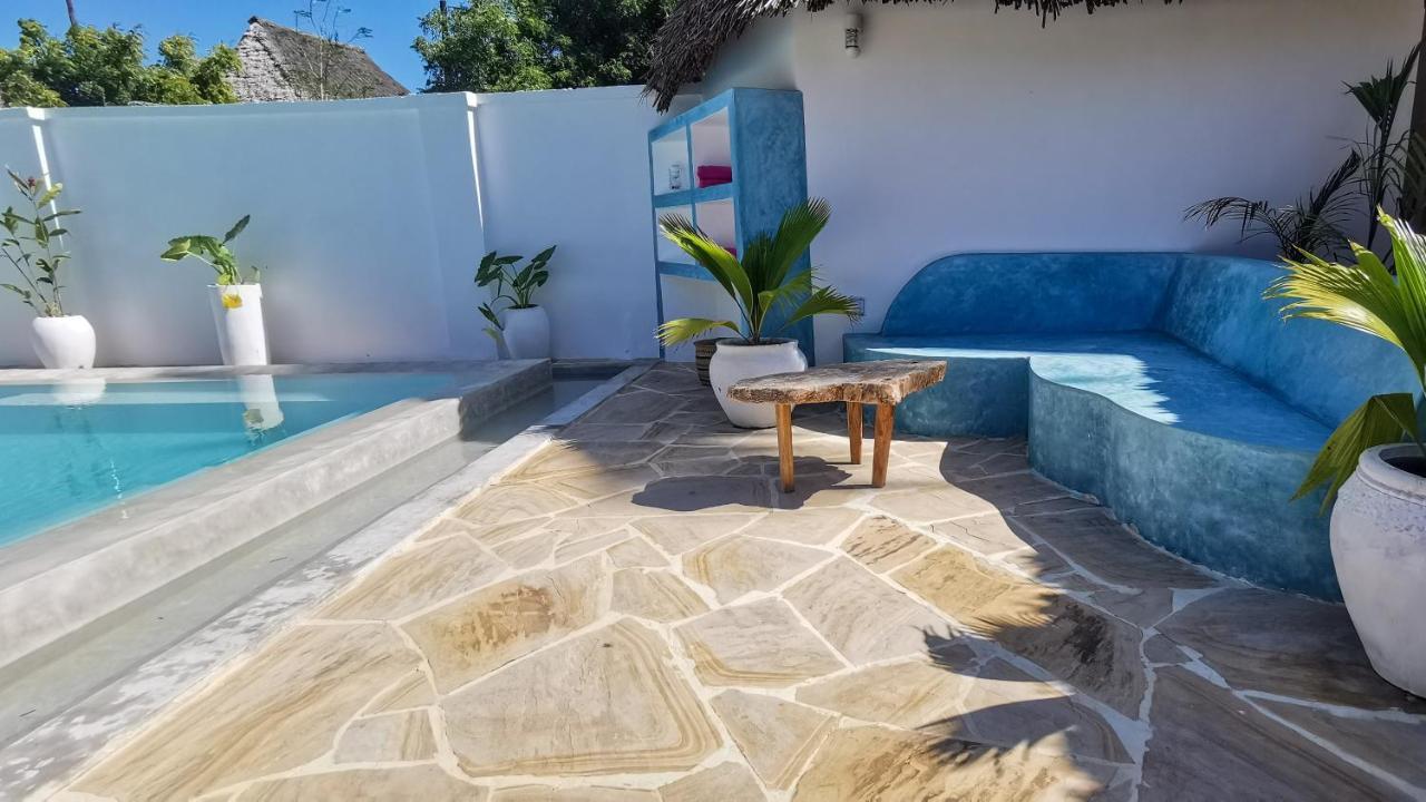 Malaika Hotel *