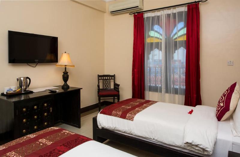 Golden Tulip Stonetown Boutique 4*
