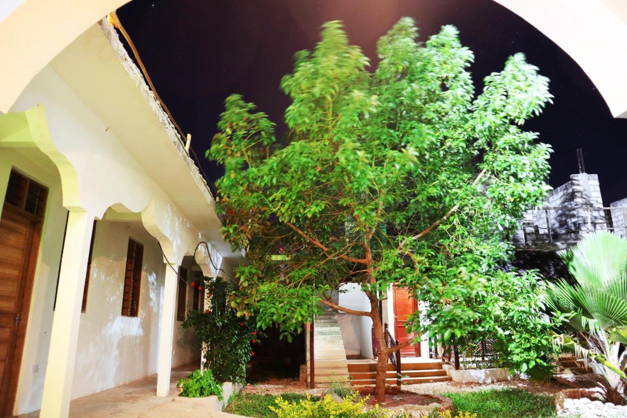 Darwesh Nyumba Bed & Breakfast *