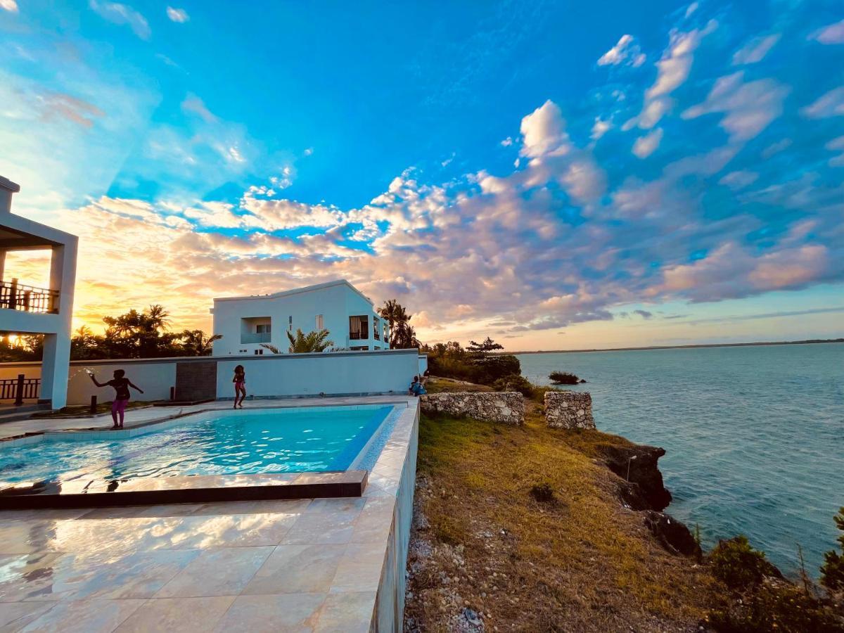 Zanzibar Dt Beachfront Villa