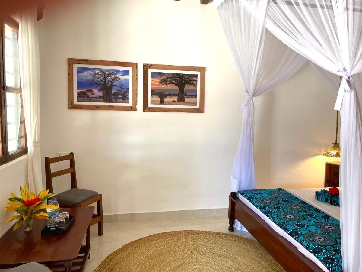 Poa Poa Hotel *