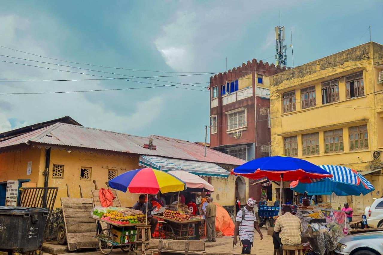 Rafiki * Zanzibar