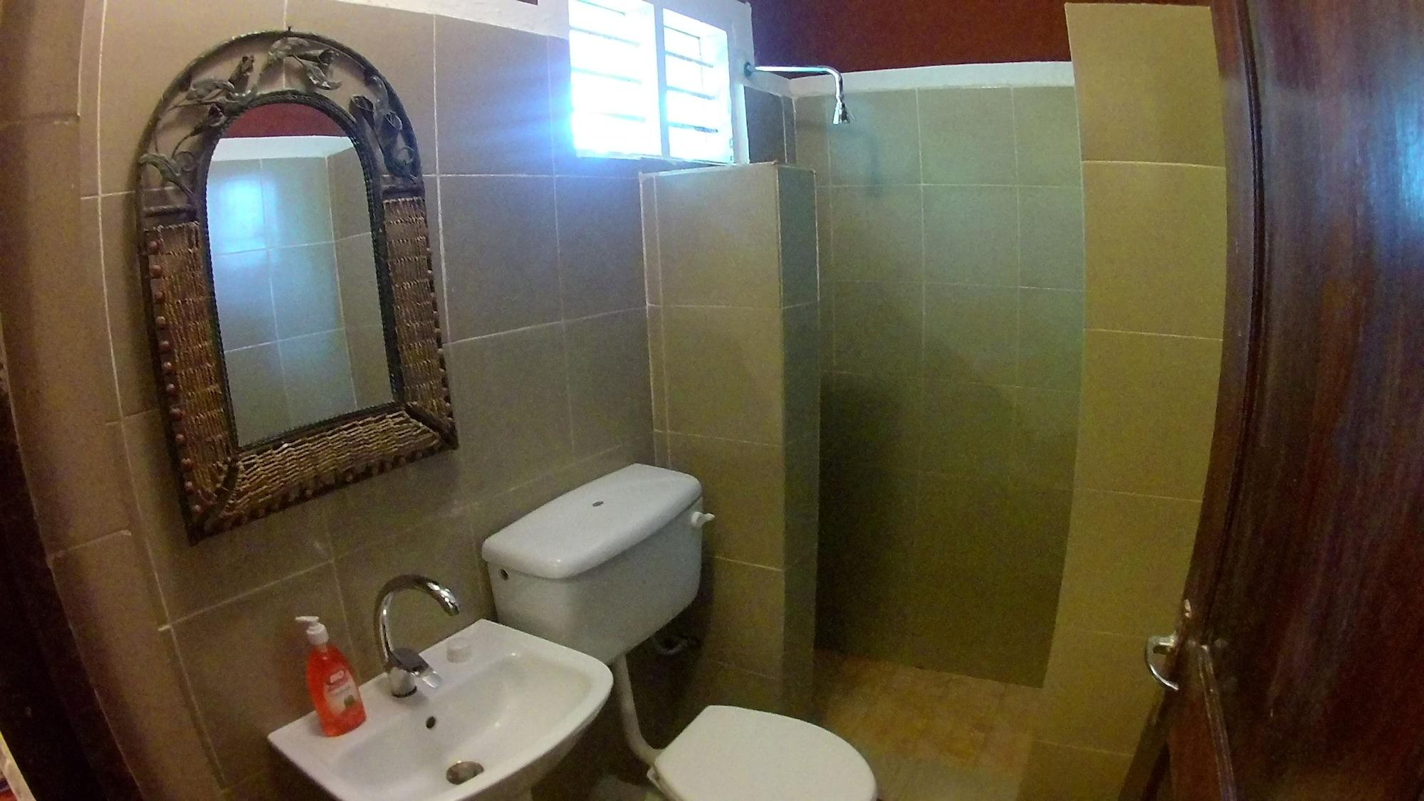Waikiki Hotel Pwani Mchangani