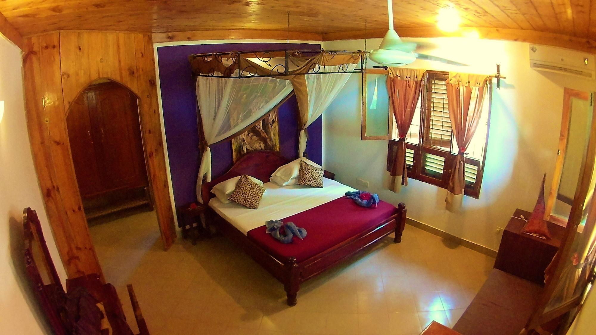 Waikiki Hotel Pwani Mchangani