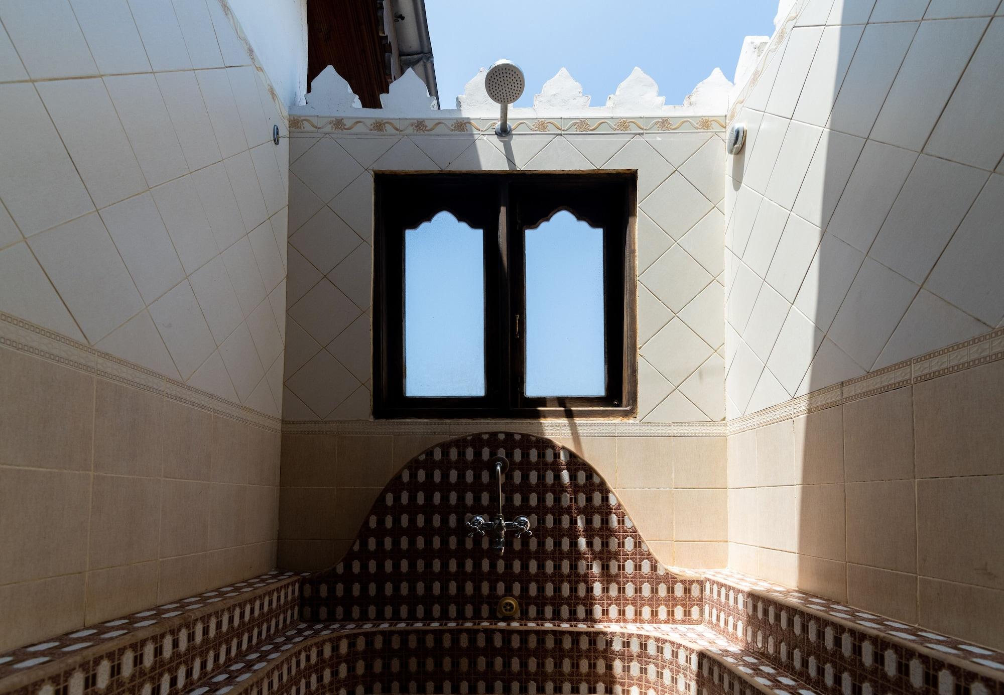 Hotel Dhow Palace