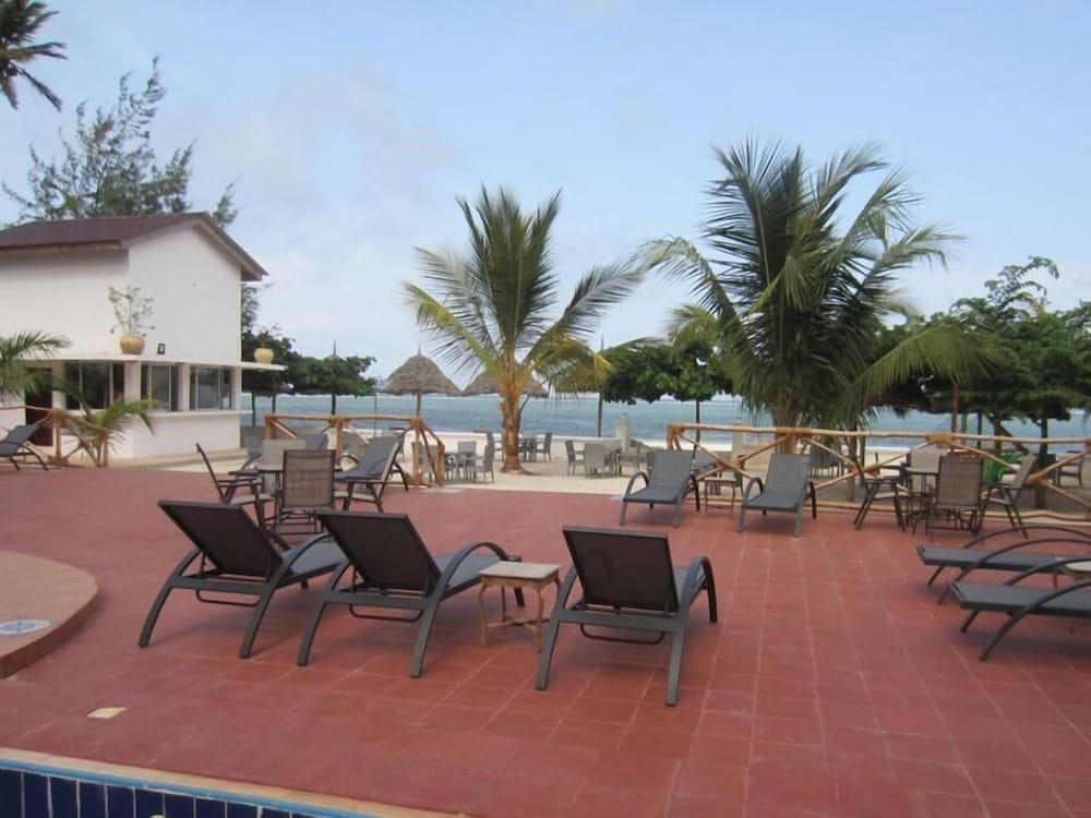 Hotel Mandhari Matemwe 4*