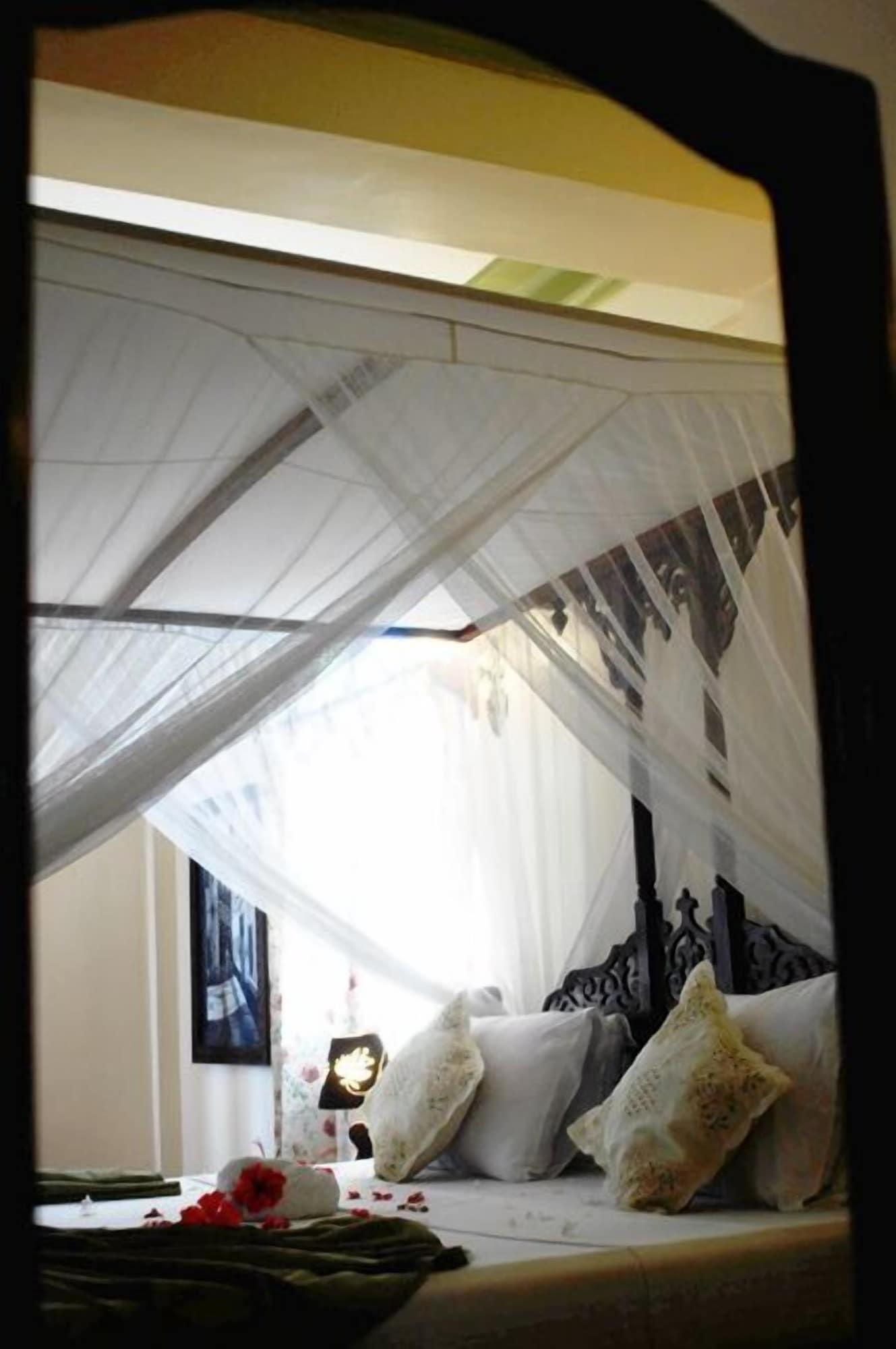 Asmini Palace 3*