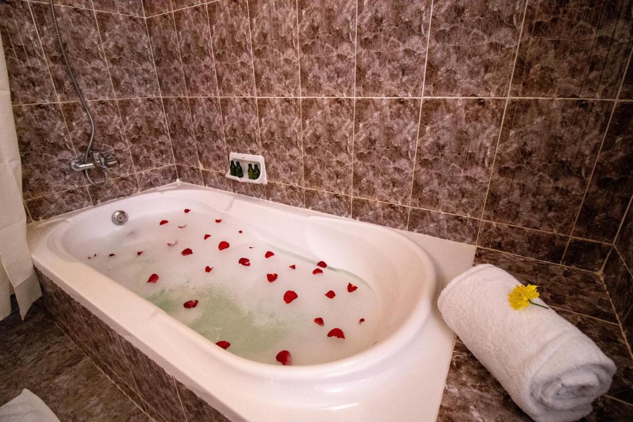 Hotel Sunny Palms Uroa